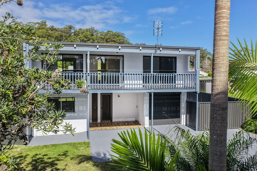 Sussex Inlet 3房  Light-Filled Living on a Desirable Corner Block