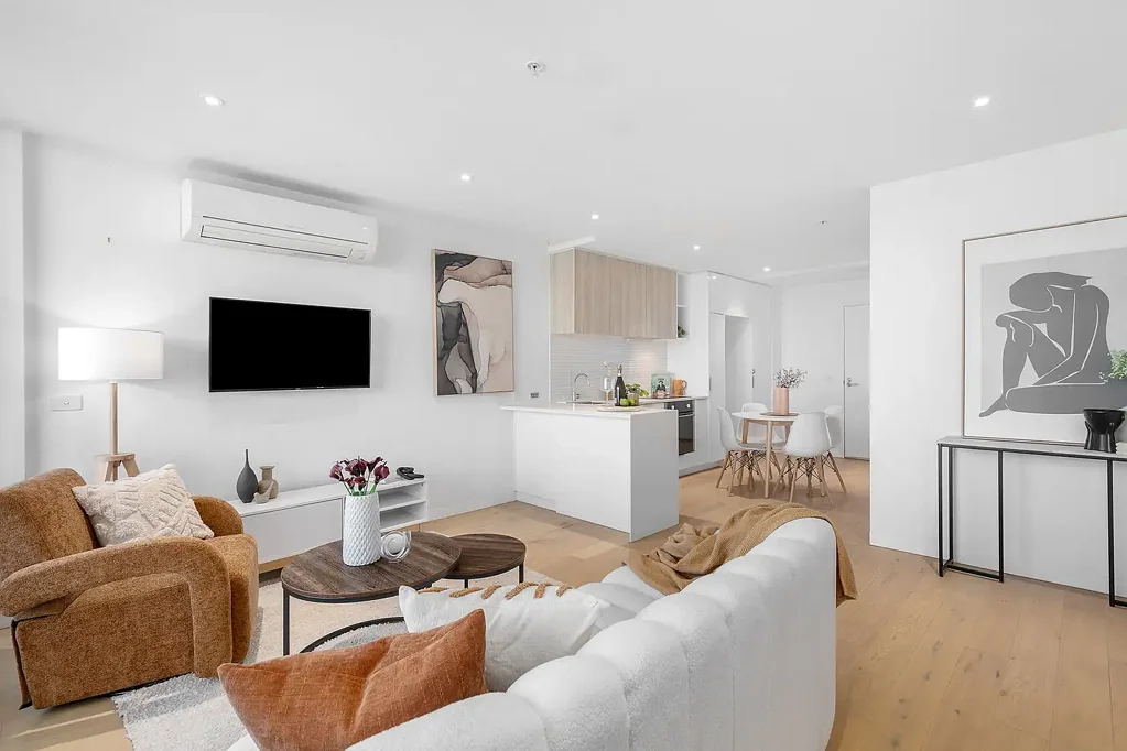 St Kilda 1 Bedroom Elevated St Kilda Road Living with Private Balcony