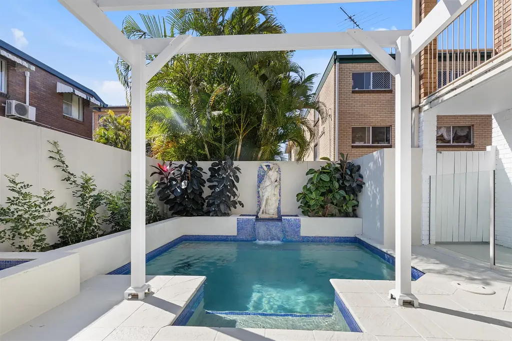 Kedron 2房  Ground floor unit with private pool