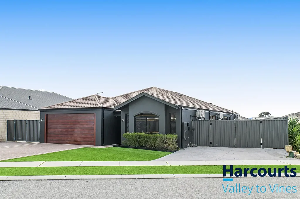 8 Mayroyd Drive, Ellenbrook, WA 6069