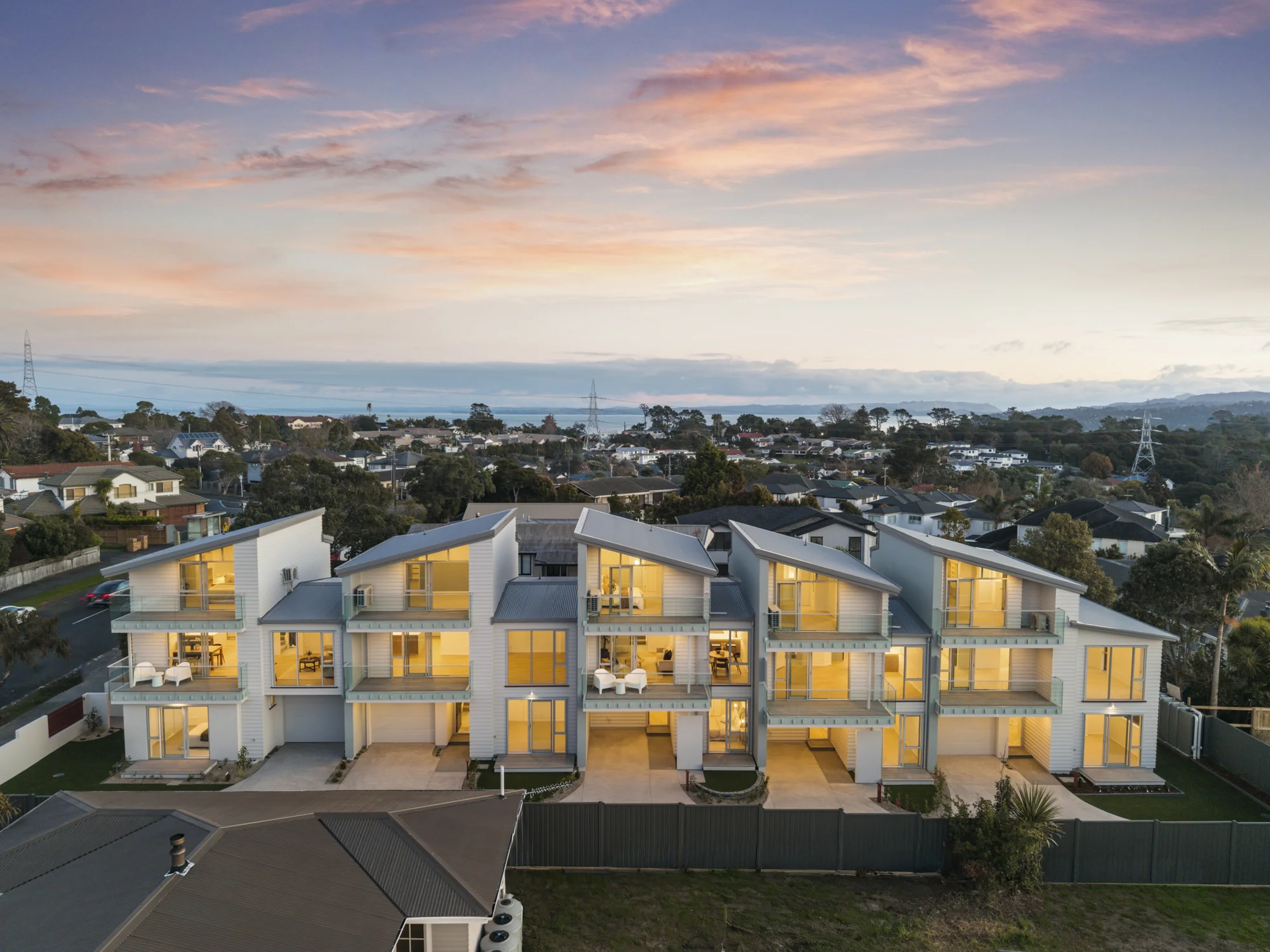 Blockhouse Bay 4 Slaapkamer Architectural Brilliance - Bespoke in the Bay!