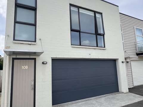 Modern Studio Loft in Prime Location - Private & Peaceful