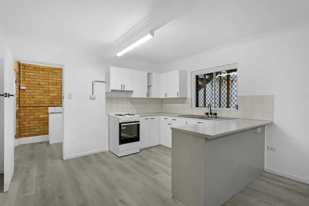 Beachside Living – Renovated 2-Bedroom Unit Moments from the Sand