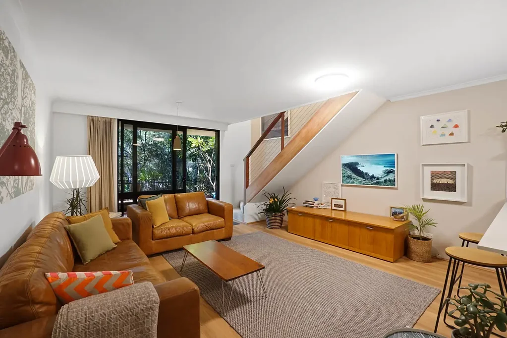 Forest Lodge 2બેડરૂમ Renovated townhouse with courtyard & leafy outlook