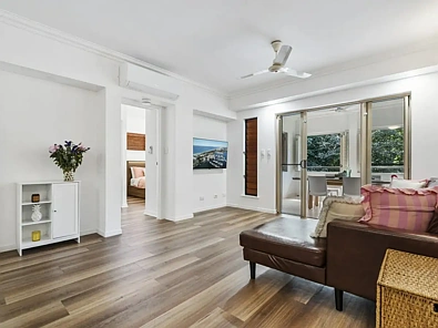 Clifton Beach 2chambre Clifton Views, garage and private balcony with views.