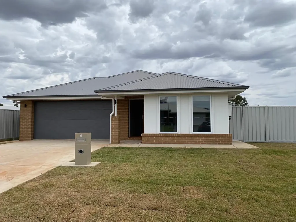 7 Hawkins Street, Temora, NSW 2666