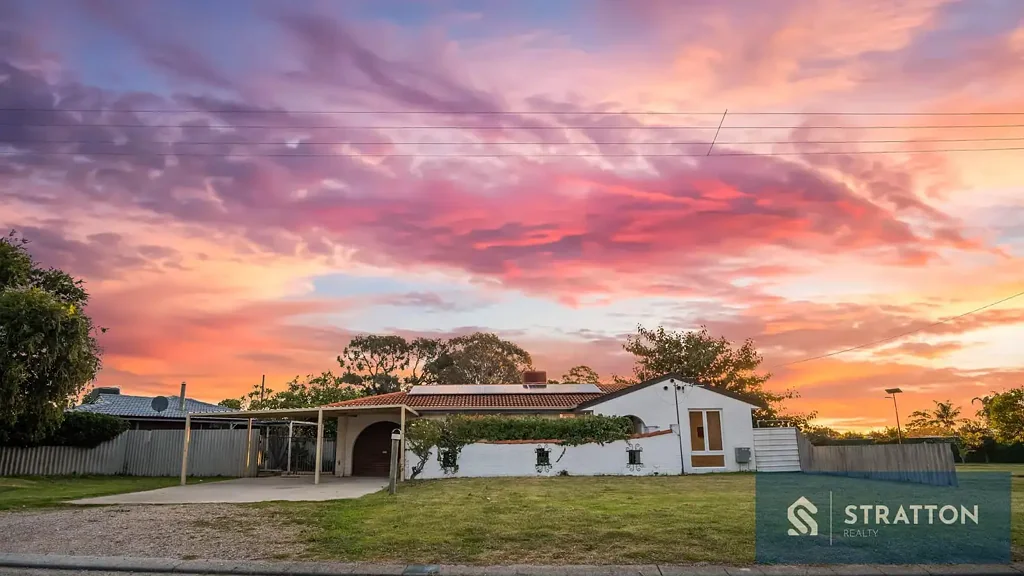 Armadale 3Habitaciones Wide Frontage with Swimming Pool, Freshly Updated & Ready to Move in - A Fantastic Opportunity!
