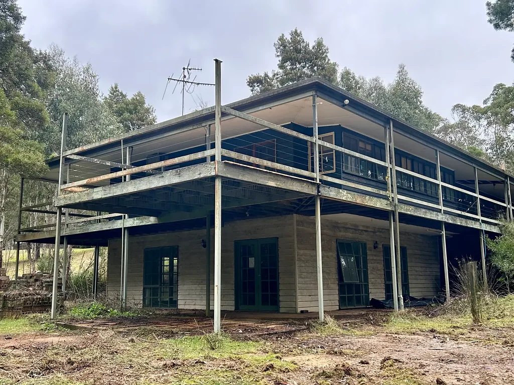 Trentham 4部屋 Renovators Dream nestled on just over 1 Acre!
