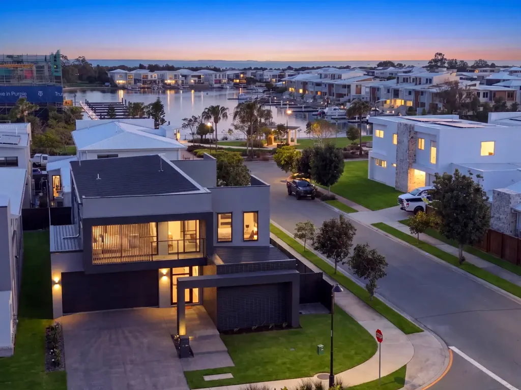 Newport 5બેડરૂમ Luxury Living in Newport - Brand-New Contemporary Masterpiece in Marina Precinct
