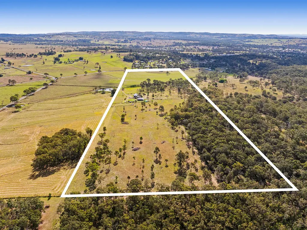 Crows Nest "Valley View" Outstanding Location 68.9 Acres