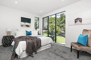 20F Fairdene Avenue, Henderson, Waitakere City