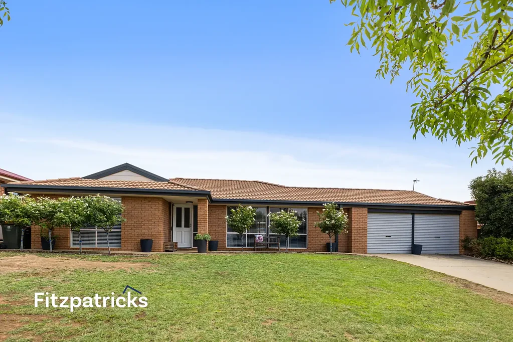 14 Kirrang Avenue, Glenfield Park, NSW 2650