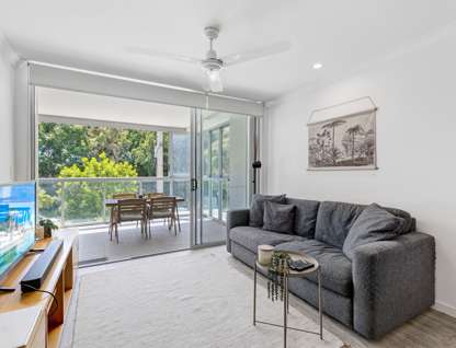 2/29 Regent Street, Woolloongabba, QLD 4102, 2 Bedrooms, 2 Bathrooms, Apartment