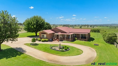 Inverell 4Zimmer "ALLENCOURT" - YOUR NEXT CHAPTER