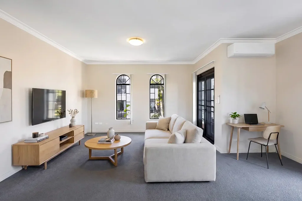 Rose Bay 2Phòng ngủ Grand Proportions, Top-Floor Boutique Apartment with LUG