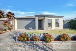 49 Canunda Way, Tarneit