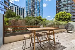 609S/889 Collins Street, Docklands