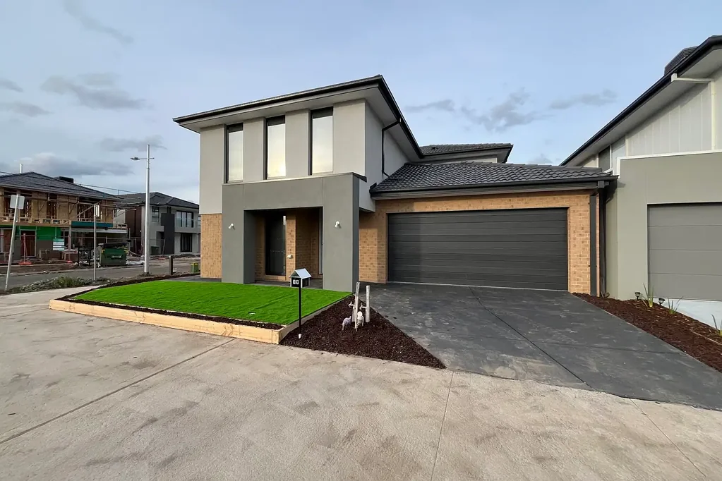 Brand New 4-Bedroom Family Home in Harpley Estate, Werribee