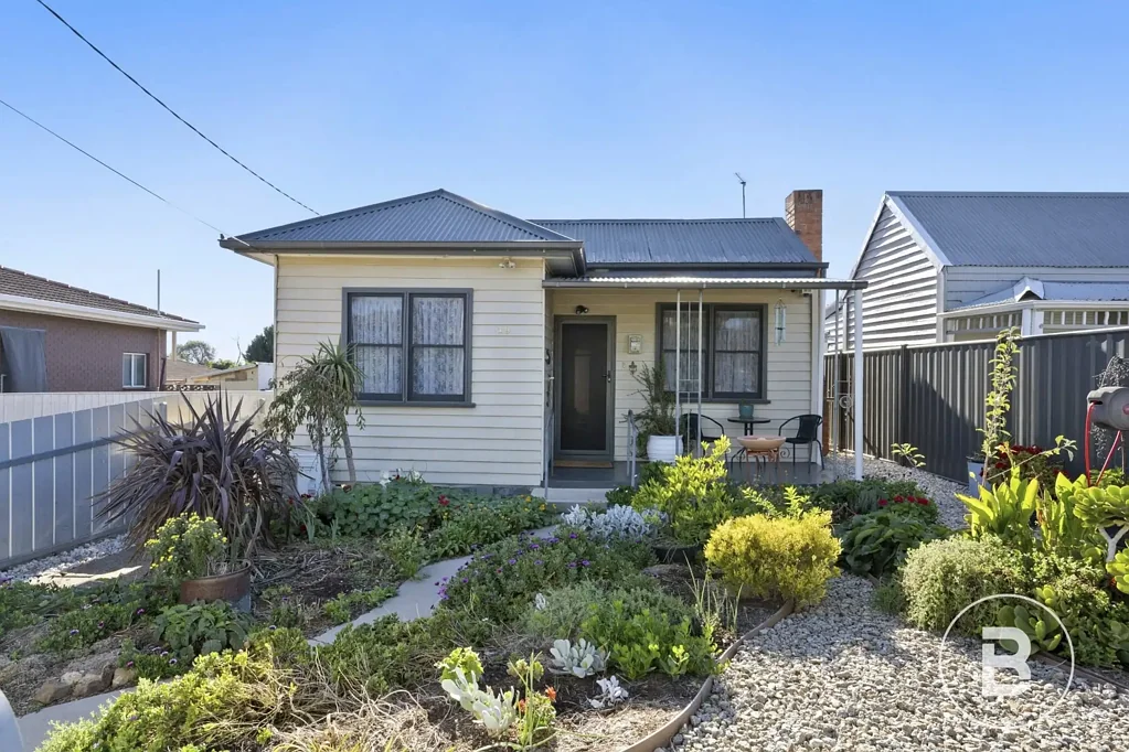 Maryborough 3Zimmer WEATHERBOARD COTTAGE HOME WITH REAR ACCESS