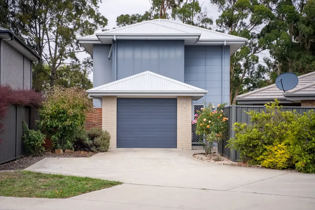 1/9-11 Hortus Place, Newnham, TAS 7248