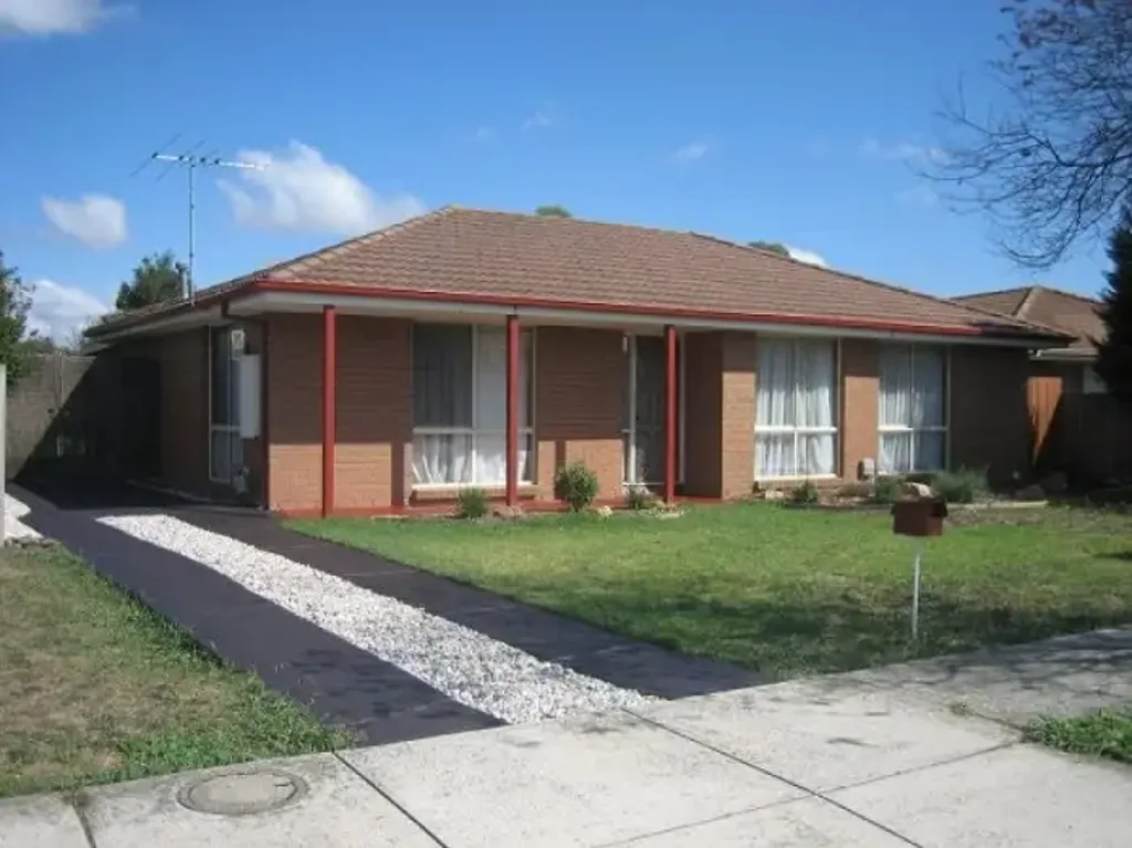 House With Location In NARRE WARREN!