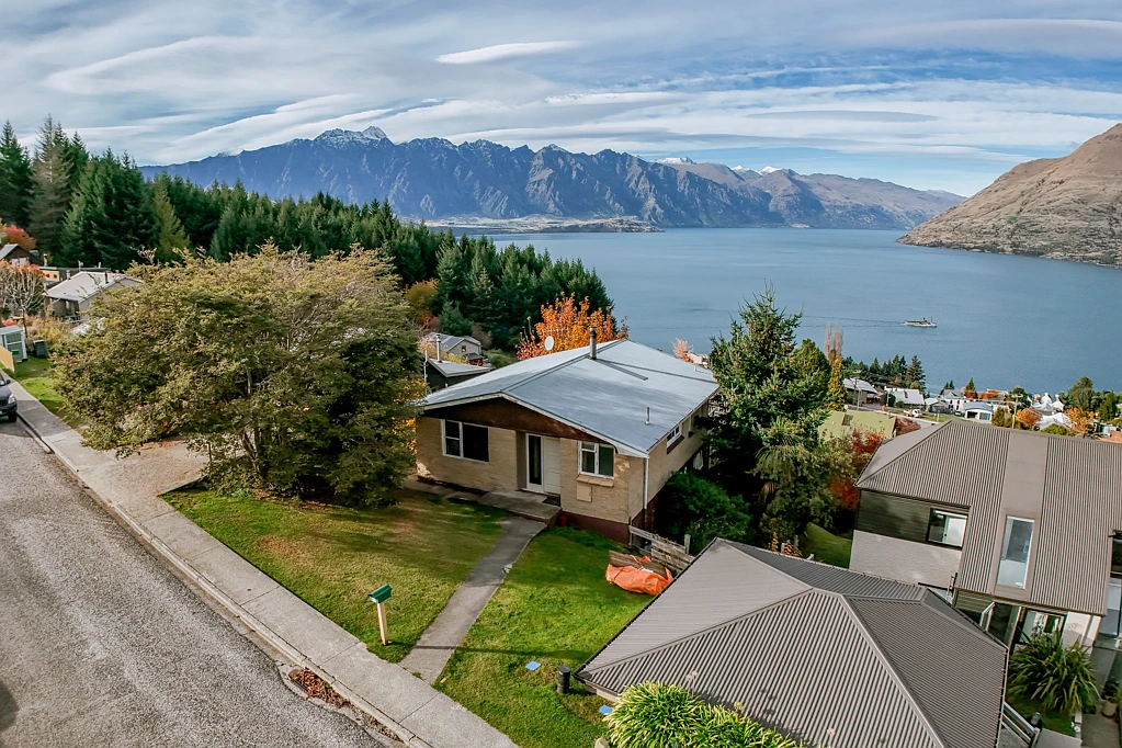 69 Wynyard Crescent, Fernhill, Queenstown-Lakes, Otago