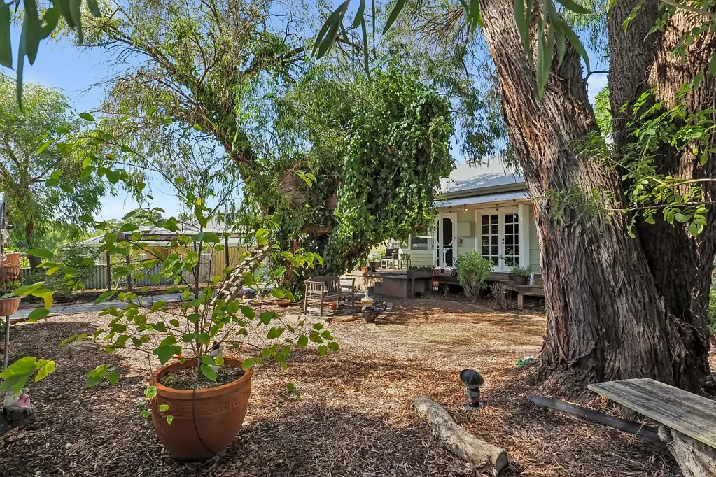 3 Mary Crescent, Eden Hill, WA 6054