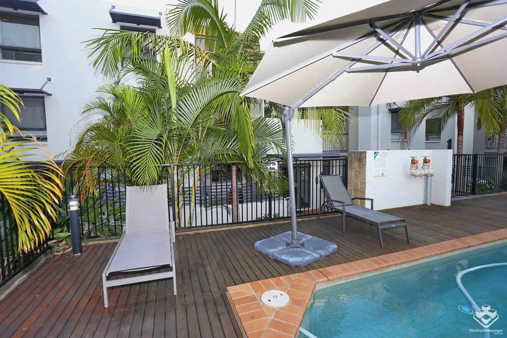 One bedroom with study at Centro Toowong