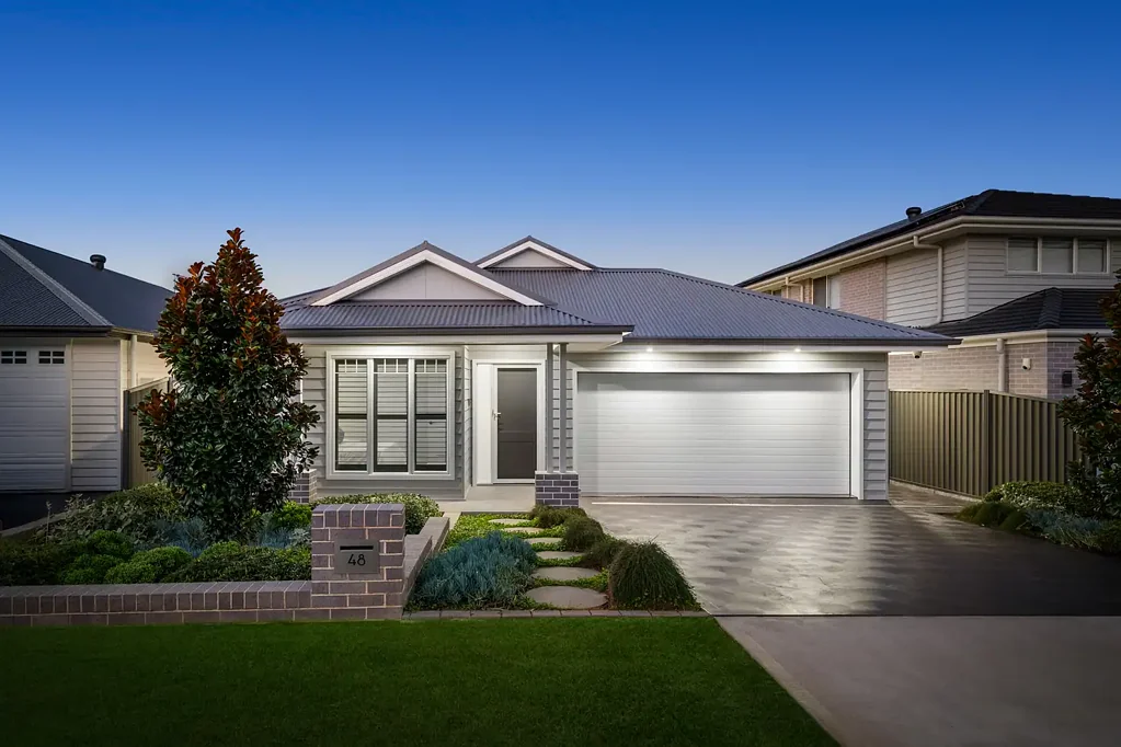 Silverdale 4房 汉普顿风格住宅 四卧豪华套间 宽敞双车库 儿童友好后院 Caesarstone厨房 2022年新筑 Timeless Hamptons Style with Space, Quality & Comfort