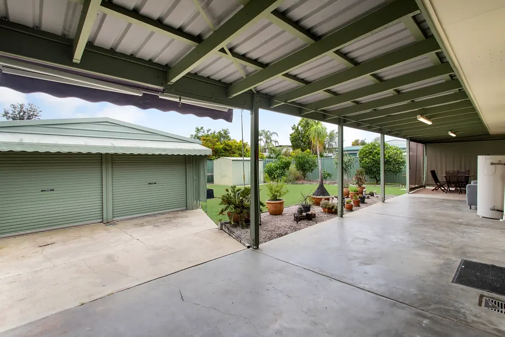 Deception Bay 3 Slaapkamer First Time Offered to the Market - 614m² with Huge Shed & Side Access