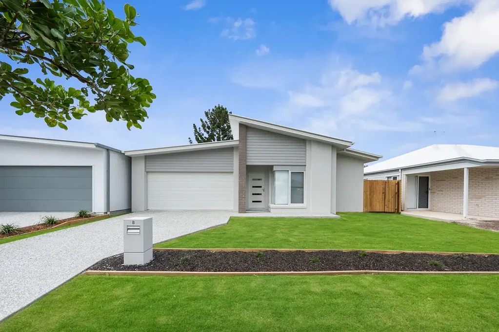 FOR RENT - MODERN LIVING IN BEACHMERE