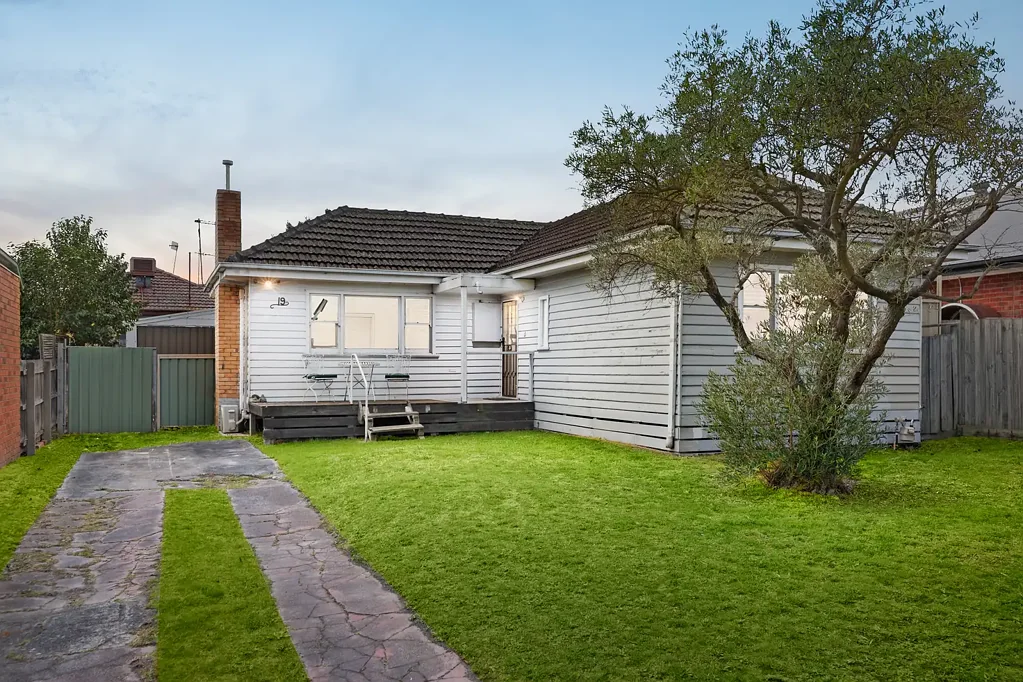 Huntingdale 3 Bedroom Endless Potential in a Lifestyle-Rich Location