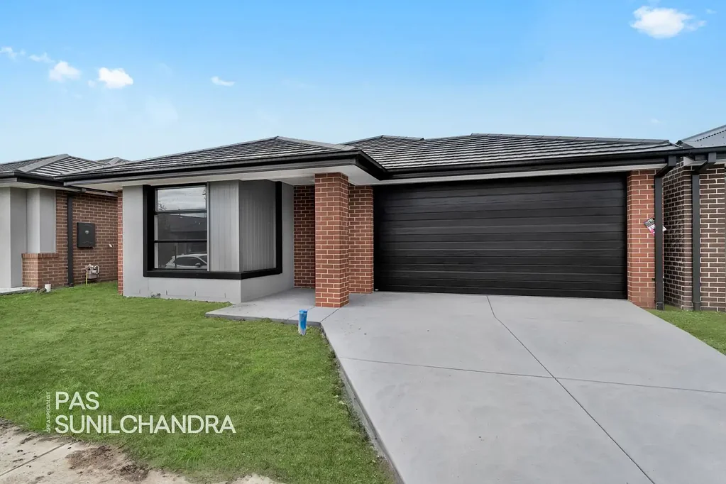 Spacious Family Home in a Prime Clyde North Location