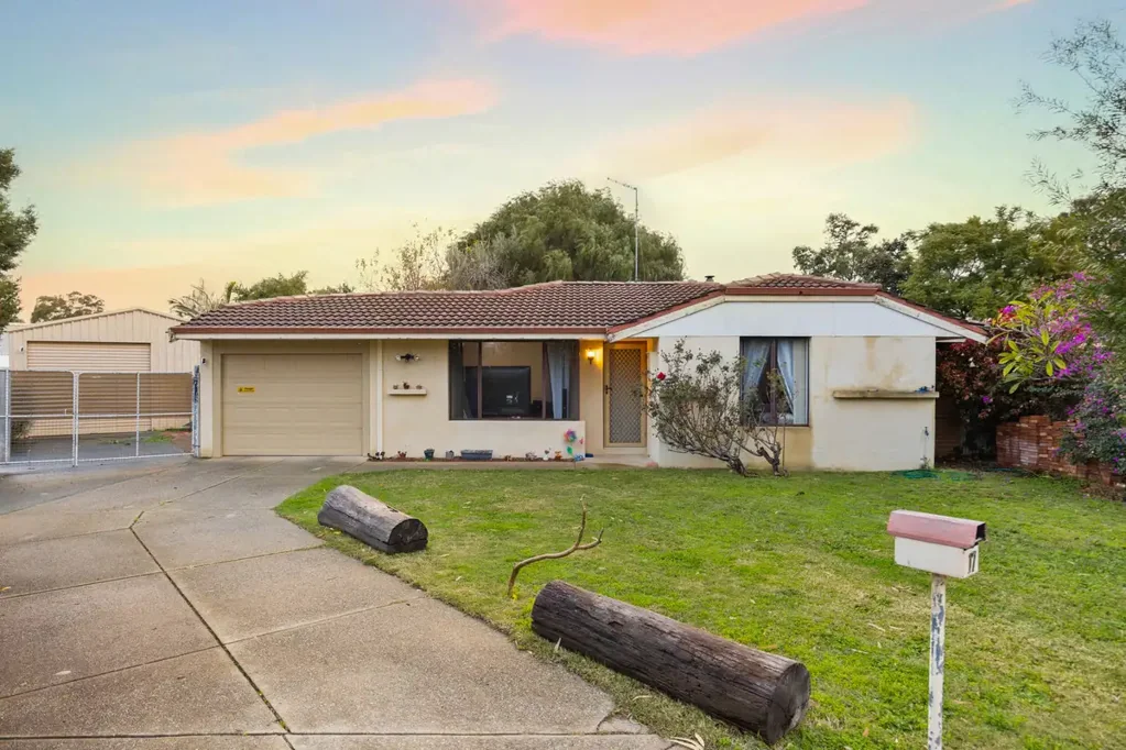17 St Laurent Close, Greenfields, WA 6210
