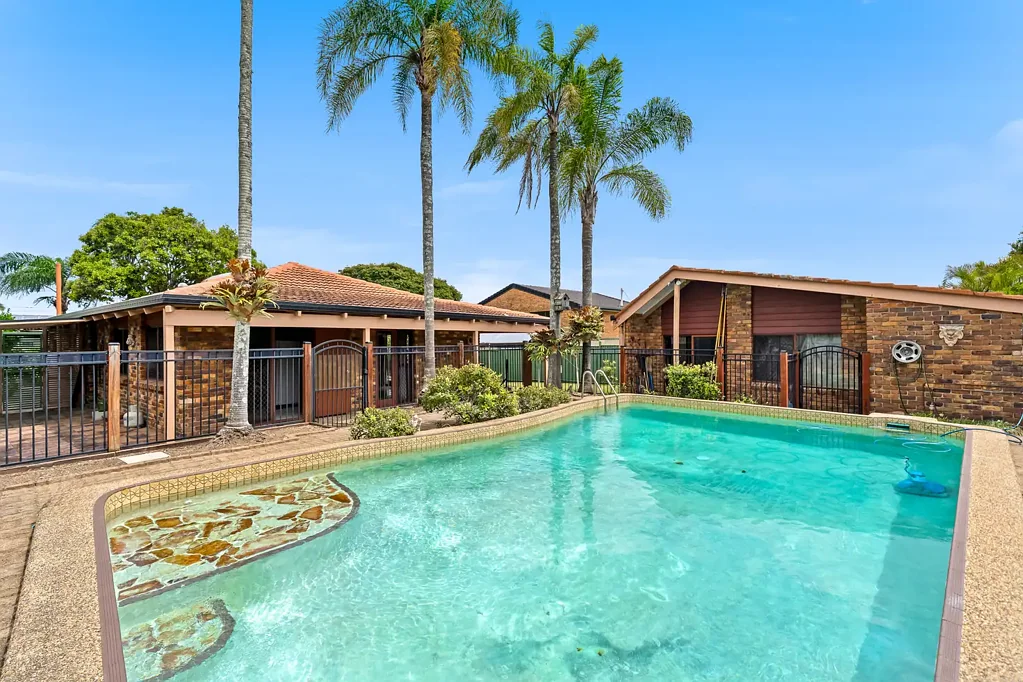 Springwood 4Moenga Charming Lowset Brick Home with Pool & Dual Living Potential in Springwood!
