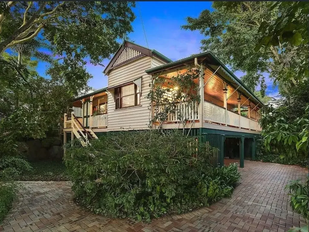 Charming 3-Bedroom Cottage for Rent in Indooroopilly