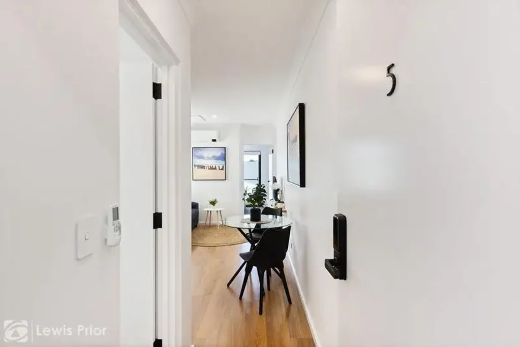 Executive style, fully furnished with all Utilities included