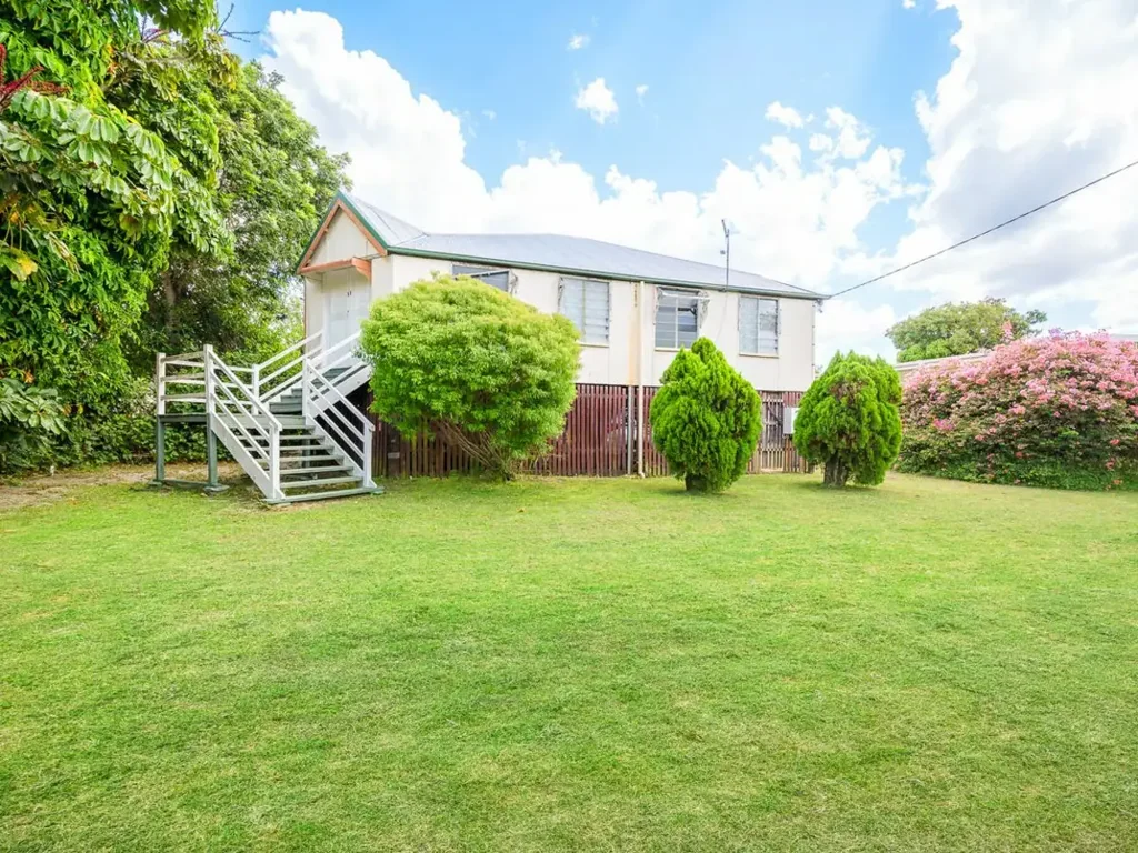 Queenslander Home in centre of Miriam Vale