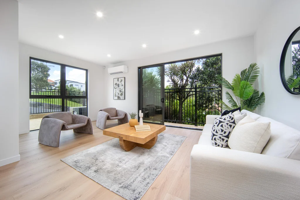Waterview 3 Bedroom Gorgeous Views - Make Your Offer Today!