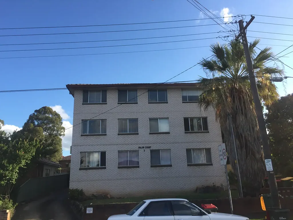 Walk to Station, Schools and Shops 2 Bedroom 2 Bathroom Unit