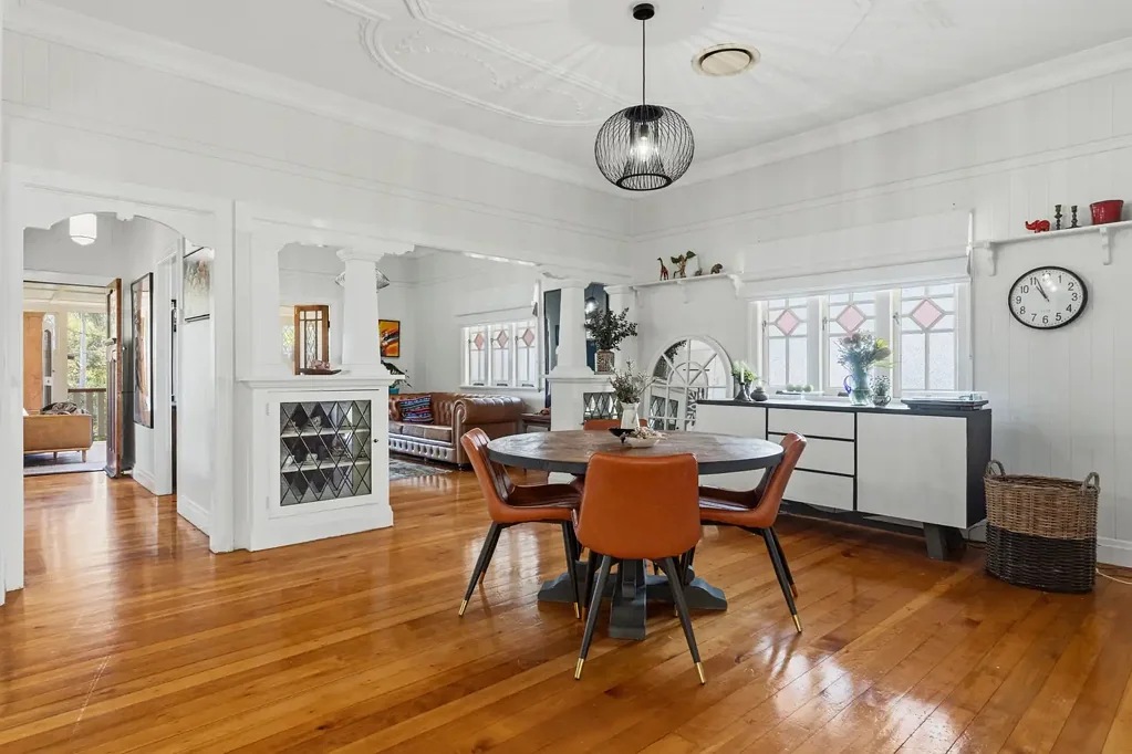 Woodend 2 Slaapkamer Future Proofed Character Home on Massive Block in Premium Woodend