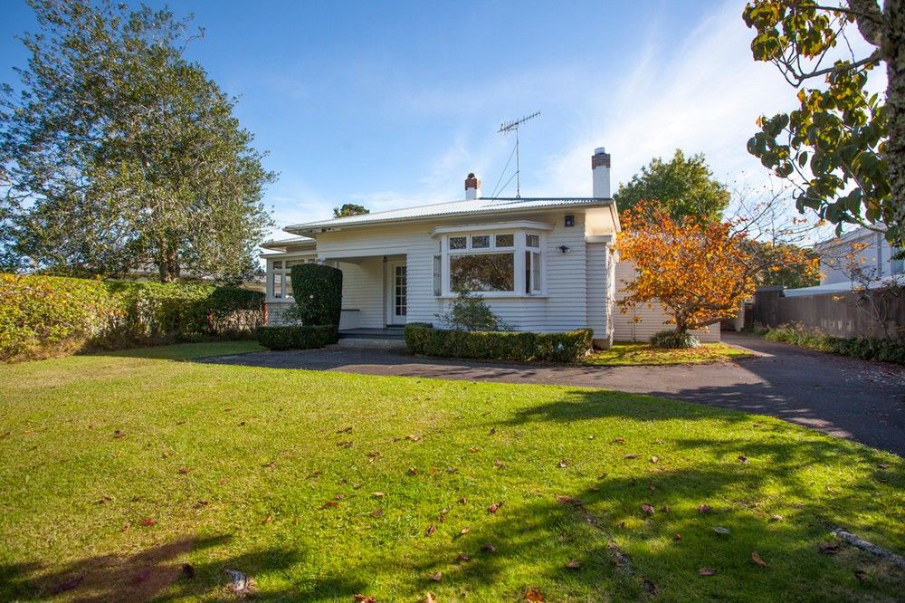 47 Maungakiekie Avenue, Greenlane, Auckland, 4 Kuwarto, 2 Banyo