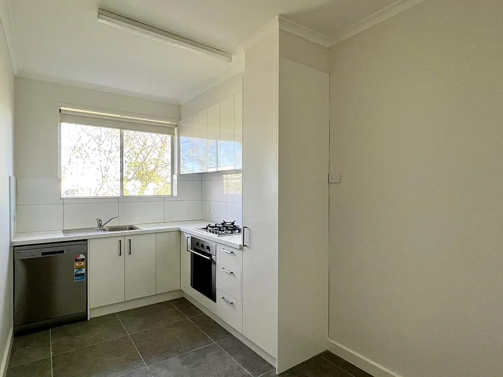 Updated 2 bedroom in quiet block | FLARE REAL ESTATE