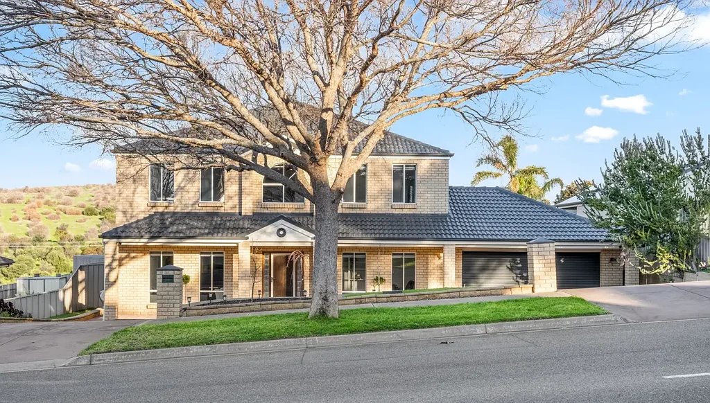 38 Freebairn Drive, Hallett Cove, SA 5158