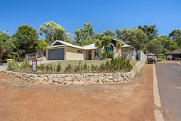 16 Christchurch Place, College Grove