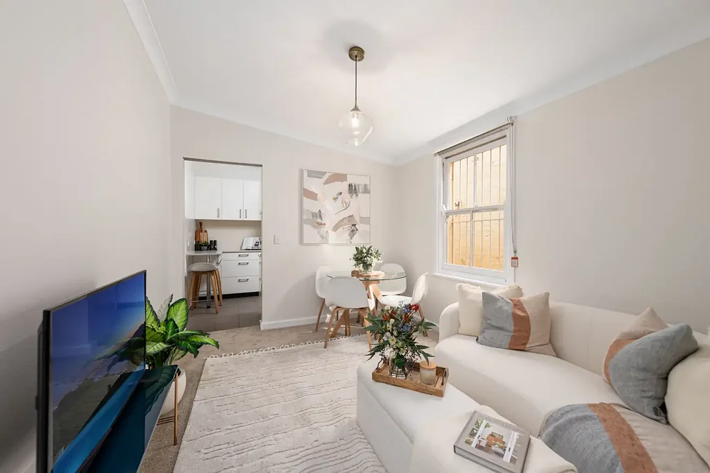 Light Filled Two Bedroom Home In The Heart Of Newtown