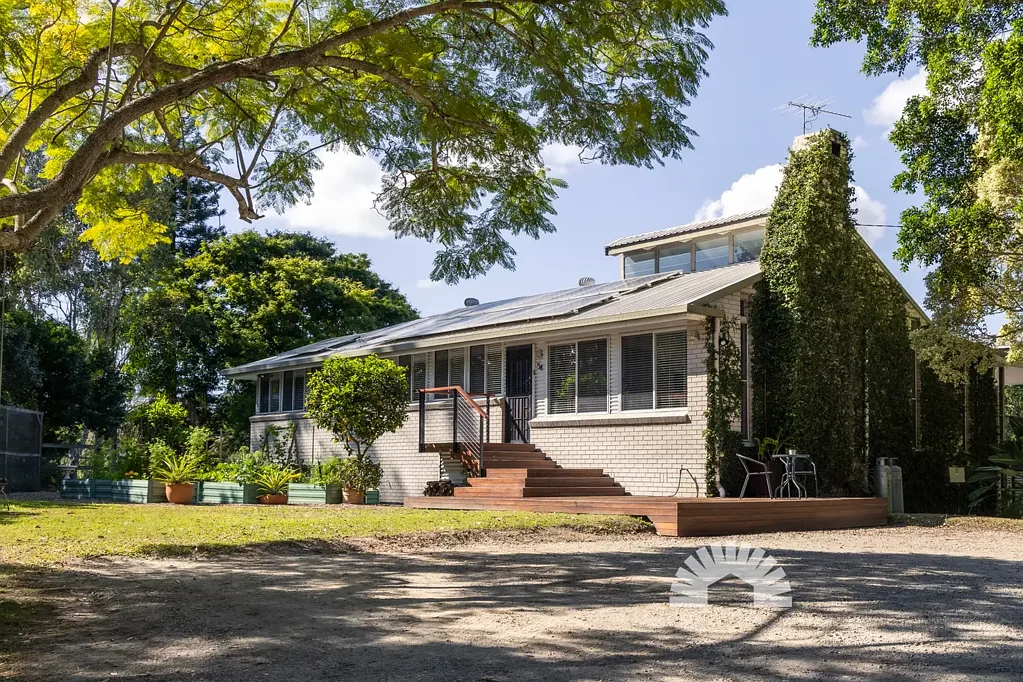 Bellmere 4 Bedroom 5 Acres of Peace and Privacy