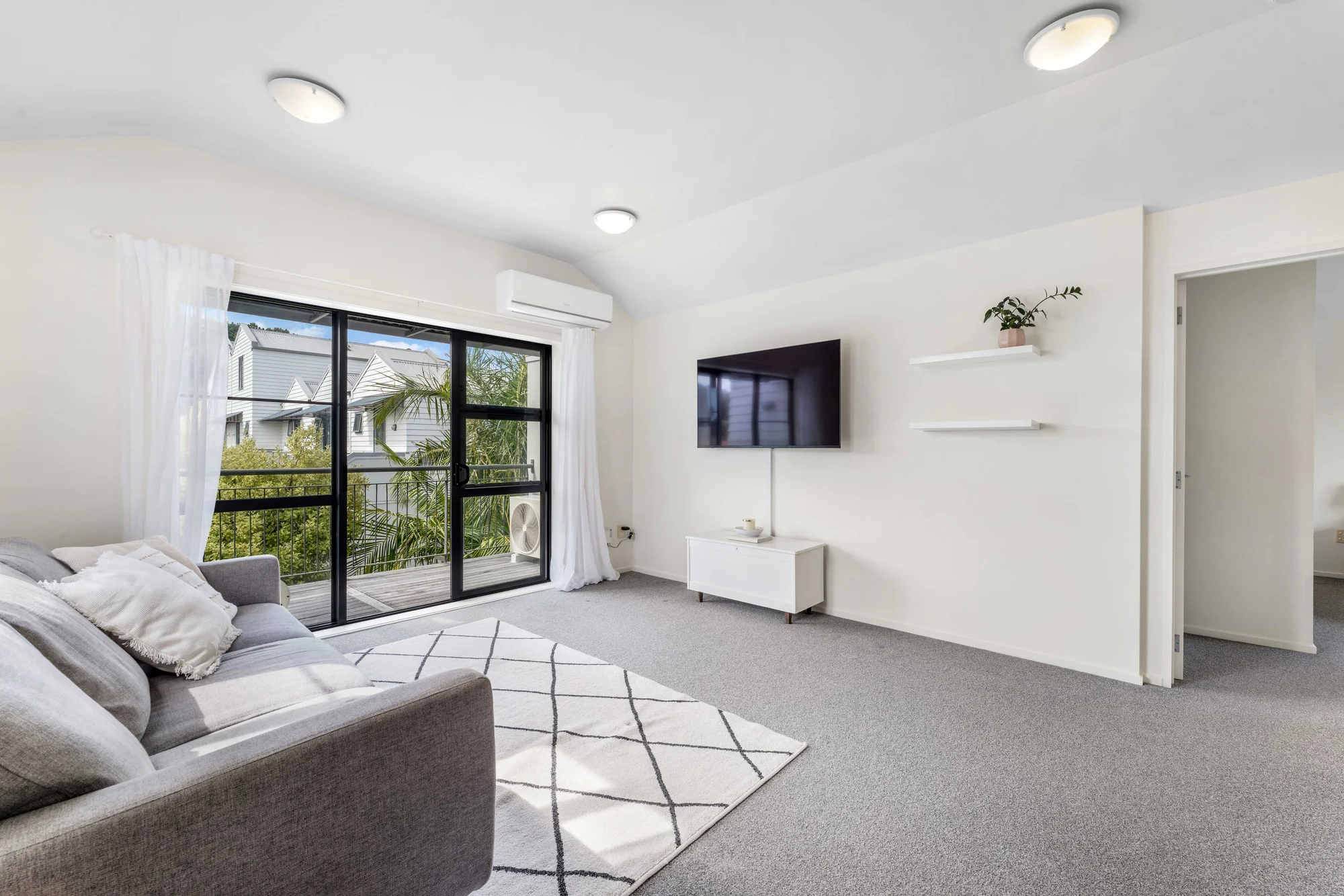 Albany 1房 Price Slashed to Sell - $479,000!