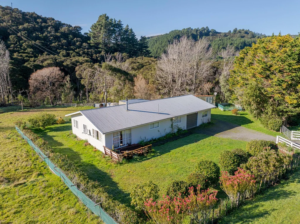 Tinui 2chambre 5.41acres, 7kms to Castlepoint Beach