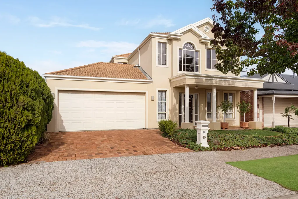 16 Hamilton Place, Mawson Lakes, SA 5095